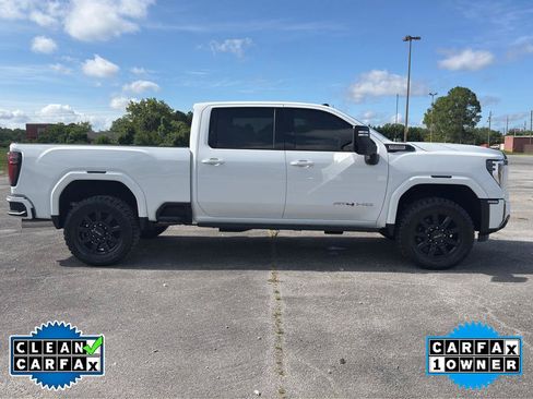 Used 2024 GMC Sierra 2500 AT4 w/ AT4 Premium Plus Package AWD/4WD image 2