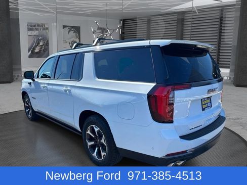 Used 2025 GMC Yukon XL AT4 Ultimate w/ LPO, AT4 Appearance Package AWD/4WD image 7