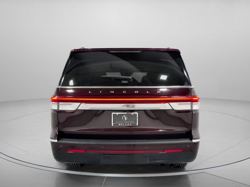 Used 2024 Lincoln Navigator L 4WD image 2