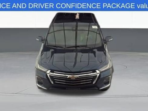 Used 2023 Chevrolet Traverse LT FWD image 2