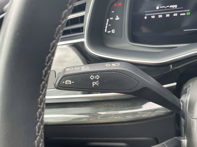 Certified 2025 Audi Q7 3.0T Premium Plus AWD/4WD image 24