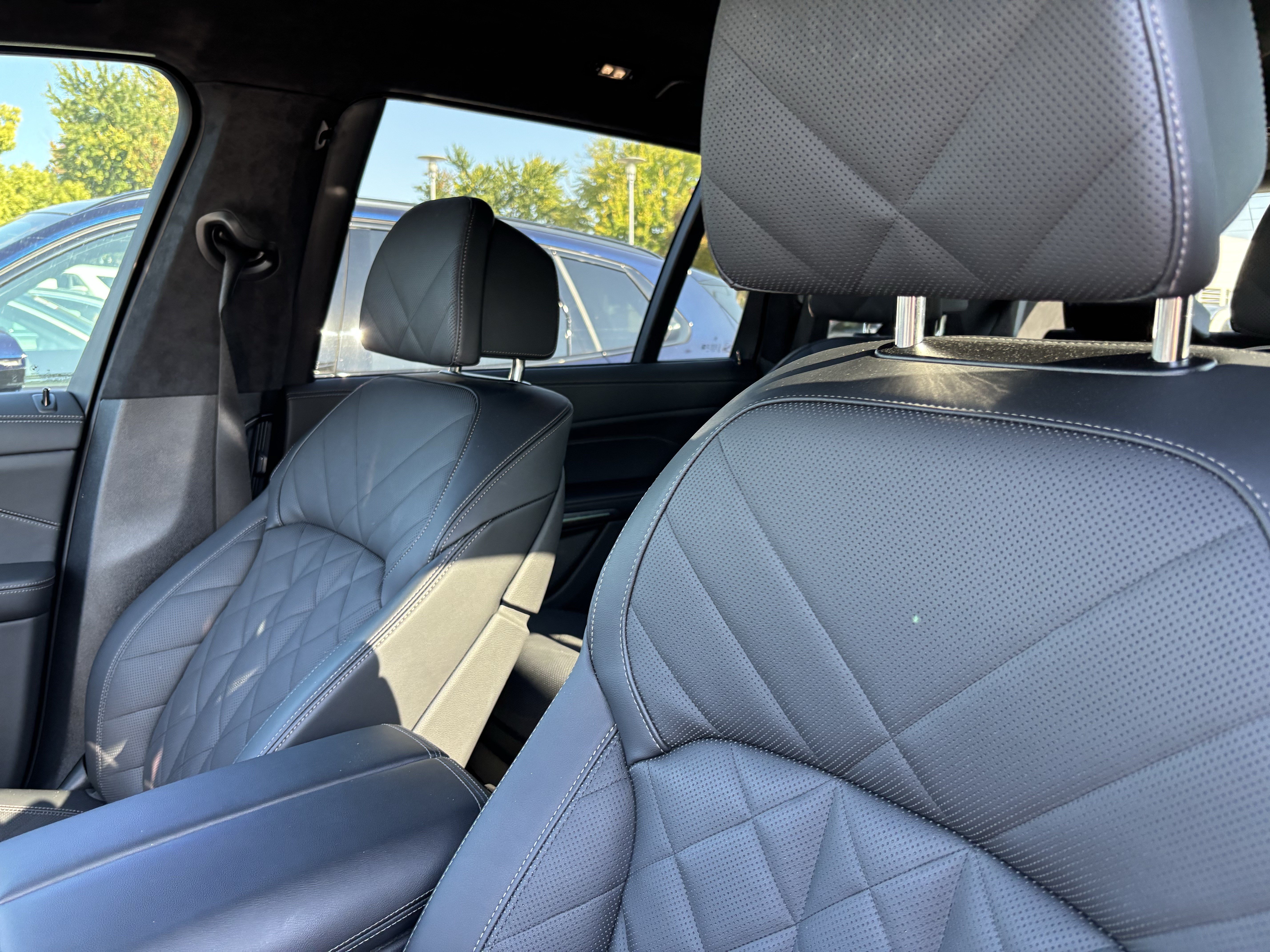 Certified 2025 BMW X7 xDrive40i w/ M Sport Package AWD/4WD image 16