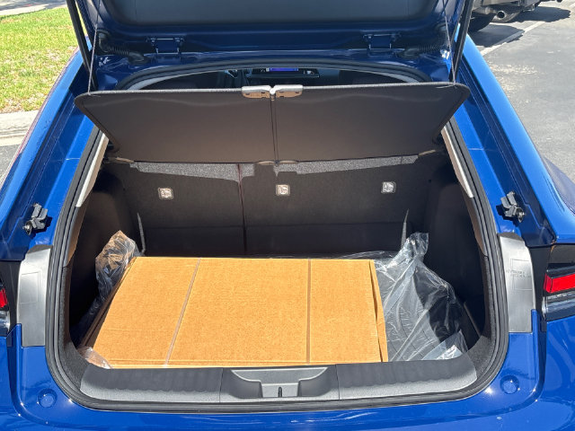 New 2027 Toyota Prius LE FWD image 9