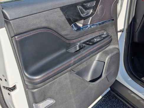 Used 2023 Lincoln Corsair Reserve image 18