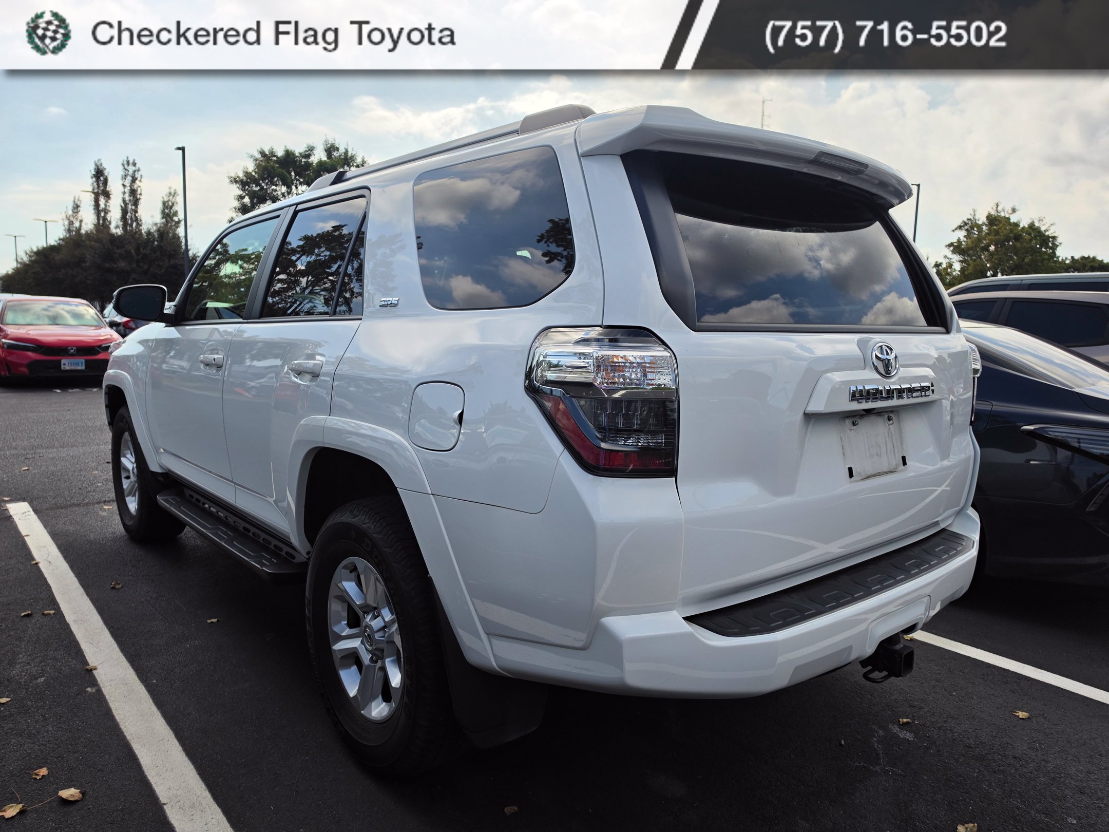 Used 2024 Toyota 4Runner SR5 Premium w/ Moonroof Package AWD/4WD image 4