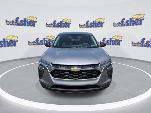 Used 2024 Chevrolet Trax LS FWD image 3