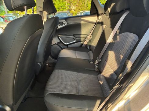 Used 2025 Kia Soul LX w/ LX Technology Package image 27