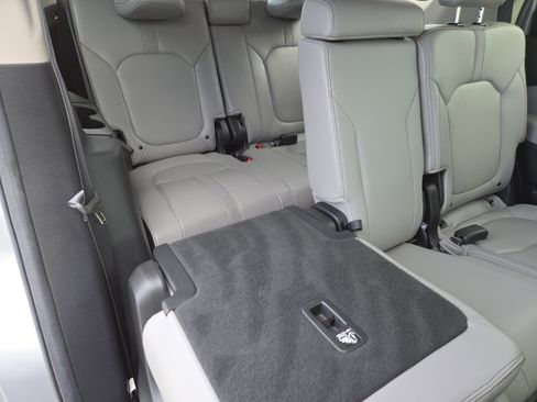 Used 2025 Honda Pilot EX-L image 23