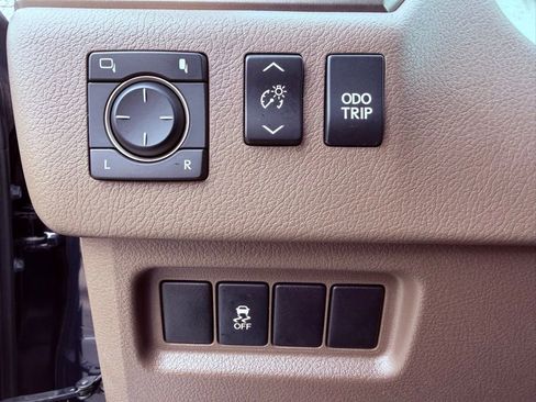 Used 2018 Lexus GX 460 image 20