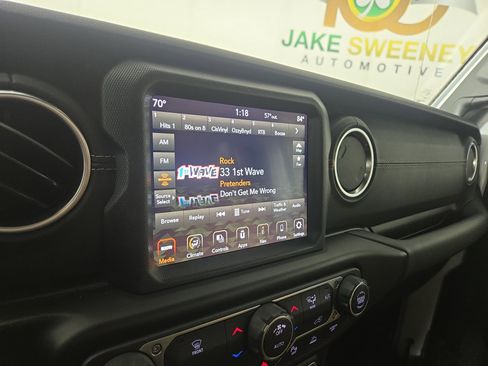 Used 2020 Jeep Gladiator Overland image 19