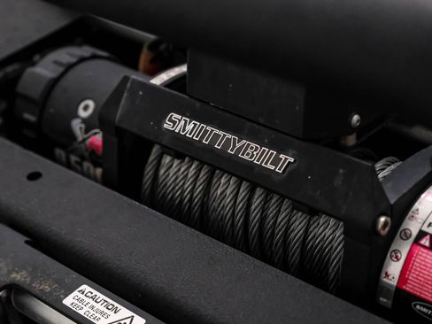 Used 2018 Jeep Wrangler Sahara w/ Connectivity Group AWD/4WD image 35