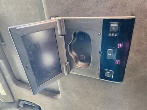 Used 2020 Cadillac Escalade Platinum image 26