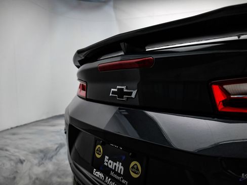Used 2018 Chevrolet Camaro ZL1 RWD image 31