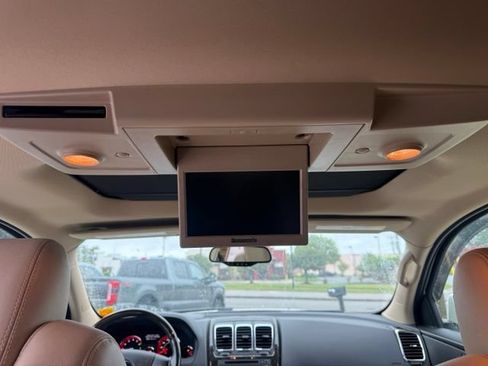 Used 2011 GMC Acadia Denali FWD image 19
