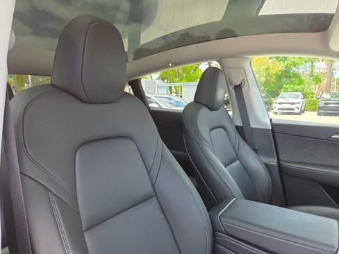 Used 2024 Tesla Model Y 2WD image 12