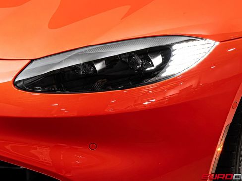 Used 2022 Aston Martin V8 Vantage Roadster image 14