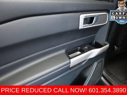 Used 2023 Ford Explorer XLT w/ Equipment Group 202A AWD/4WD image 15