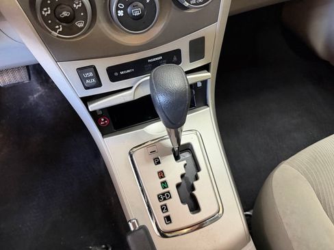 Used 2012 Toyota Corolla LE FWD image 27