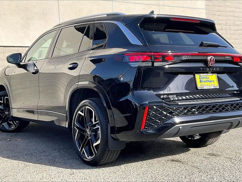 New 2026 Volkswagen Tiguan SEL R-Line image 2
