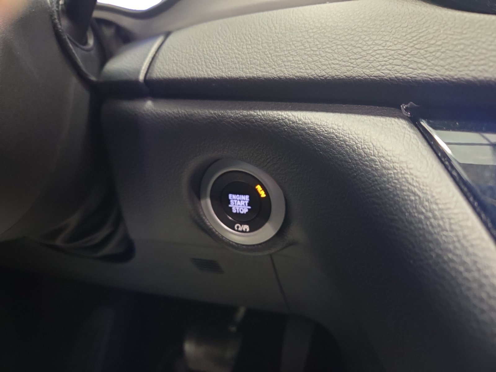 Used 2025 Chrysler Pacifica Select FWD image 18