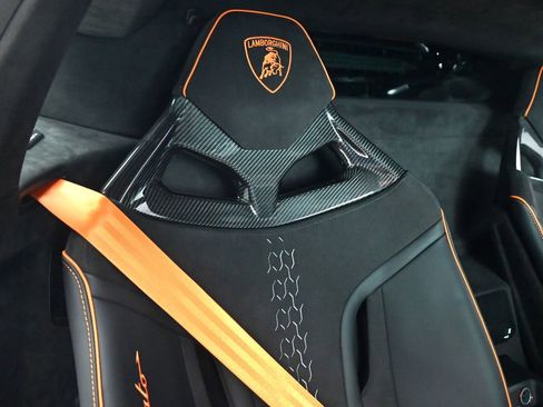 Used 2024 Lamborghini Huracan Sterrato AWD/4WD image 11