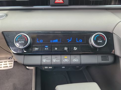Used 2025 Hyundai Elantra Sport FWD image 10