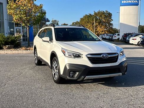 Used 2022 Subaru Outback Limited image 1
