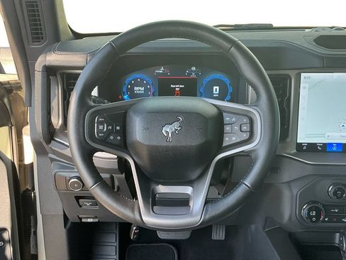 Used 2025 Ford Bronco Outer Banks AWD/4WD image 18