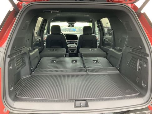 New 2026 Chevrolet Traverse RS w/ LPO, Floor Liner Package FWD image 12
