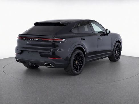 Certified 2024 Porsche Cayenne Coupe AWD/4WD image 4