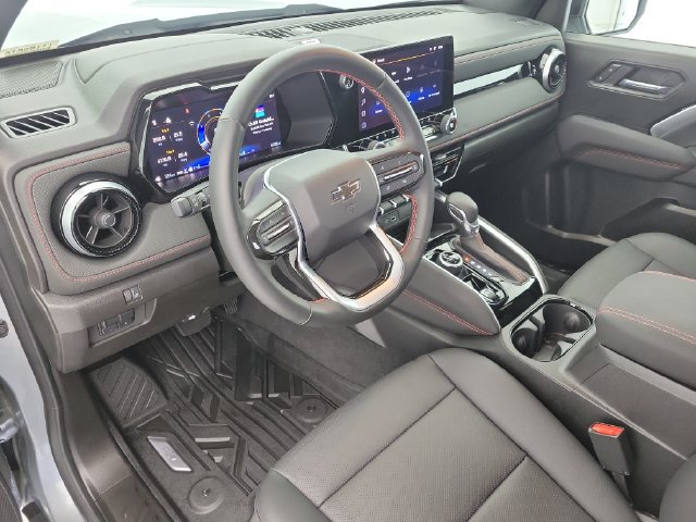 Used 2026 Chevrolet Colorado Z71 w/ Technology Package AWD/4WD image 17