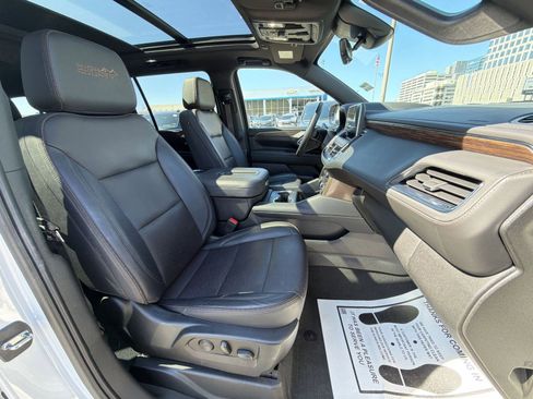 Used 2023 Chevrolet Suburban High Country w/ Premium Package AWD/4WD image 28
