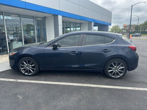 Used 2018 MAZDA MAZDA3 Touring image 8