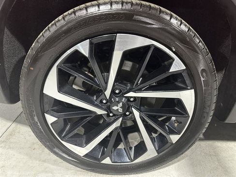 Used 2023 Mitsubishi Outlander SE image 13