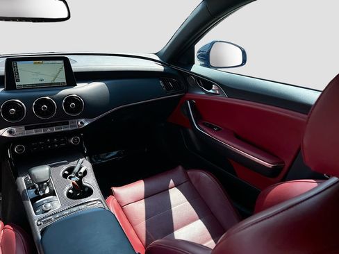 Used 2020 Kia Stinger GT2 AWD/4WD image 25