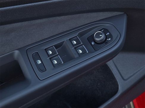 Used 2023 Volkswagen GTI 40th Anniversary Edition image 12