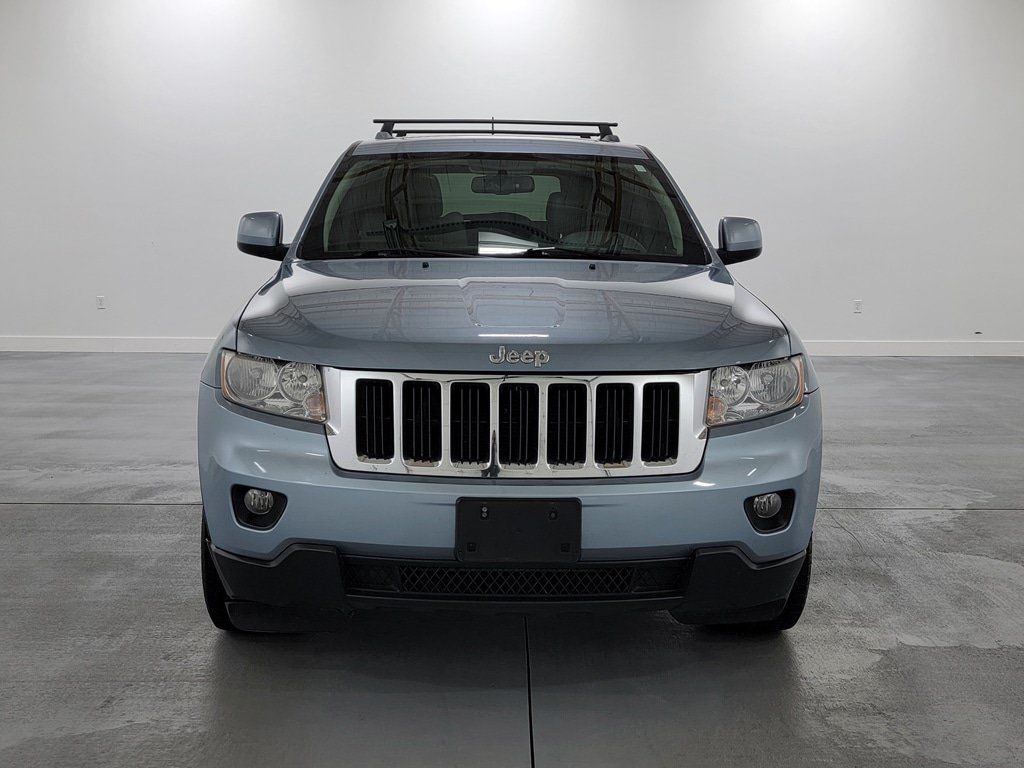 Used 2013 Jeep Grand Cherokee Laredo AWD/4WD image 3
