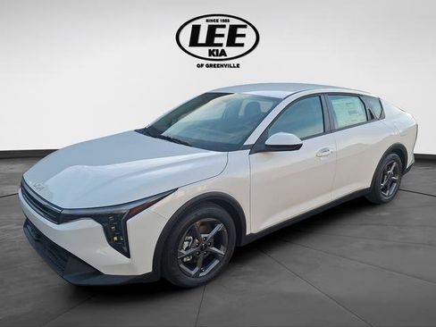 New 2025 Kia K4 LXS image 3