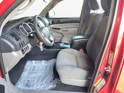 Used 2015 Toyota Tacoma 2WD Access Cab image 17