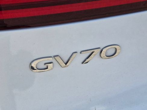 Used 2025 Genesis GV70 2.5T AWD/4WD image 17