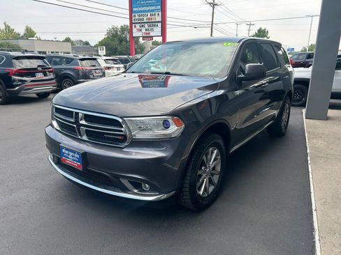Used 2018 Dodge Durango SXT w/ 3rd Row Seating Group AWD/4WD image 2