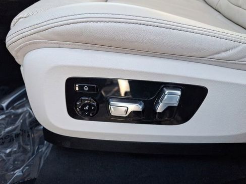 Certified 2022 BMW X5 xDrive40i w/ Luxury Seating Package image 16