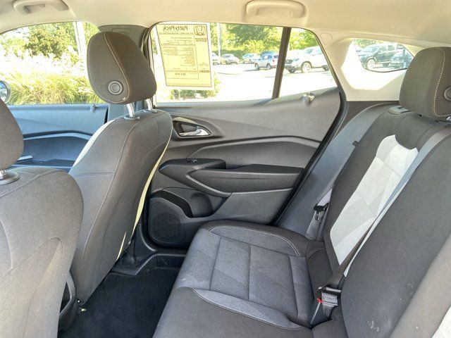 Used 2025 Chevrolet Trax LS w/ LS Convenience Package FWD image 17