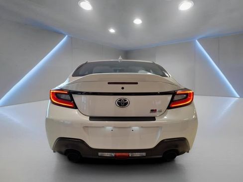 Used 2025 Toyota GR86 Premium w/ Performance Package RWD image 16