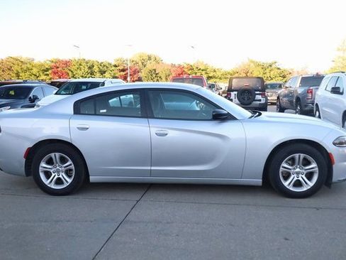 Used 2023 Dodge Charger SXT image 4