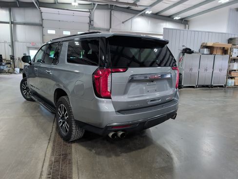 Used 2023 GMC Yukon XL AT4 AWD/4WD image 4