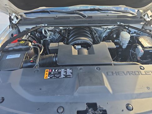 Used 2017 Chevrolet Suburban Premier image 33