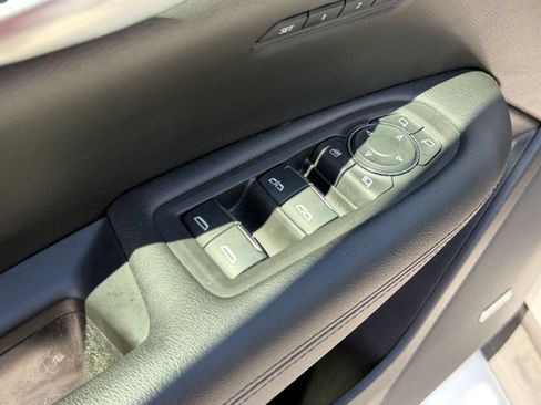 Used 2019 Cadillac XT5 Luxury FWD image 13