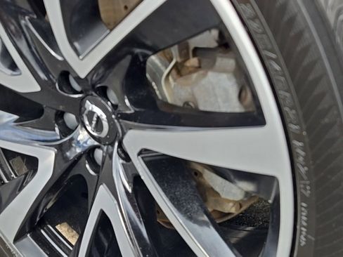 Used 2021 Volvo XC90 T6 Momentum w/ Climate Package image 4