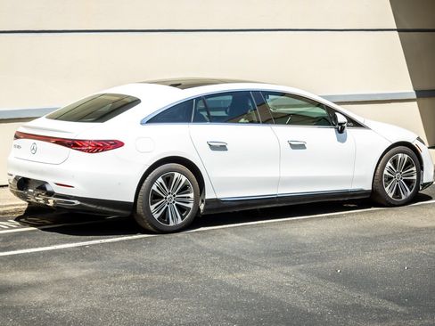 Used 2022 Mercedes-Benz EQS 450+ Sedan image 8